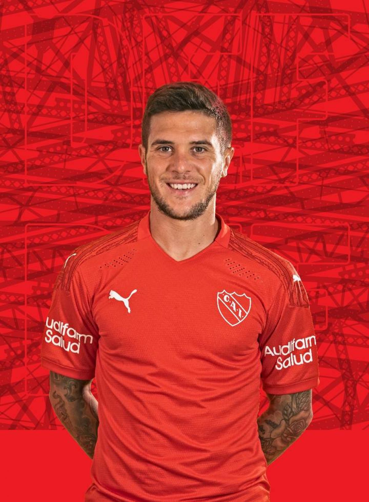 "OLÉ". #INDEPENDIENTE) #Fenerbahce viene a la carga por #Bustos.-