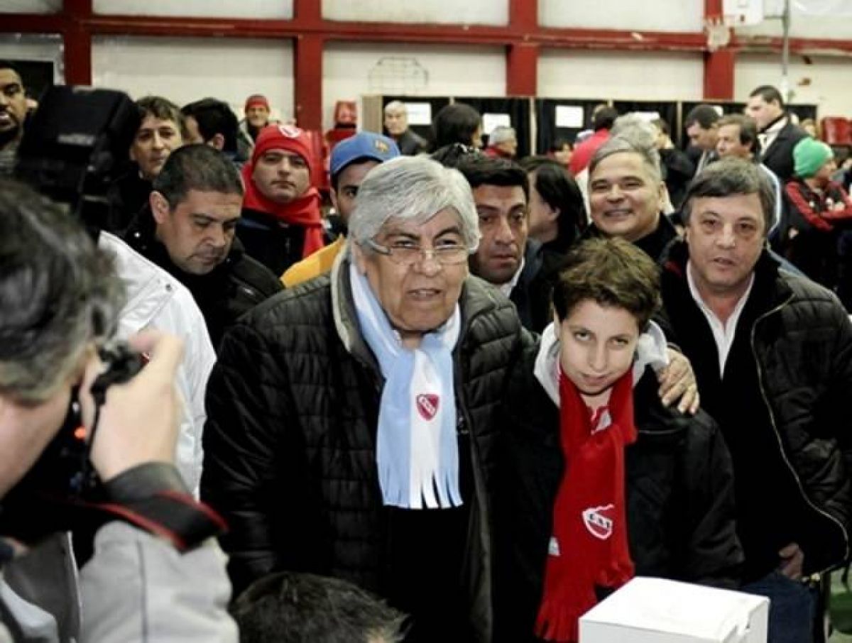 "POLÍTICA ROJA") "#AGRUPACIÓN #INDEPENDIENTE". CAMBIOS EN SUS REPRESENTANTES DE SOCIOS.-
