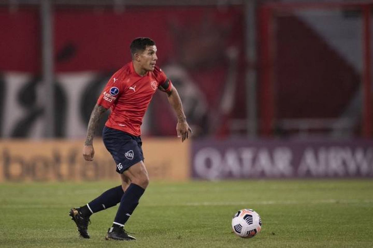 @Mati_Martinez Falcioni paró el equipo con un solo cambio: Lucas Romero por Sebastian Palacios.