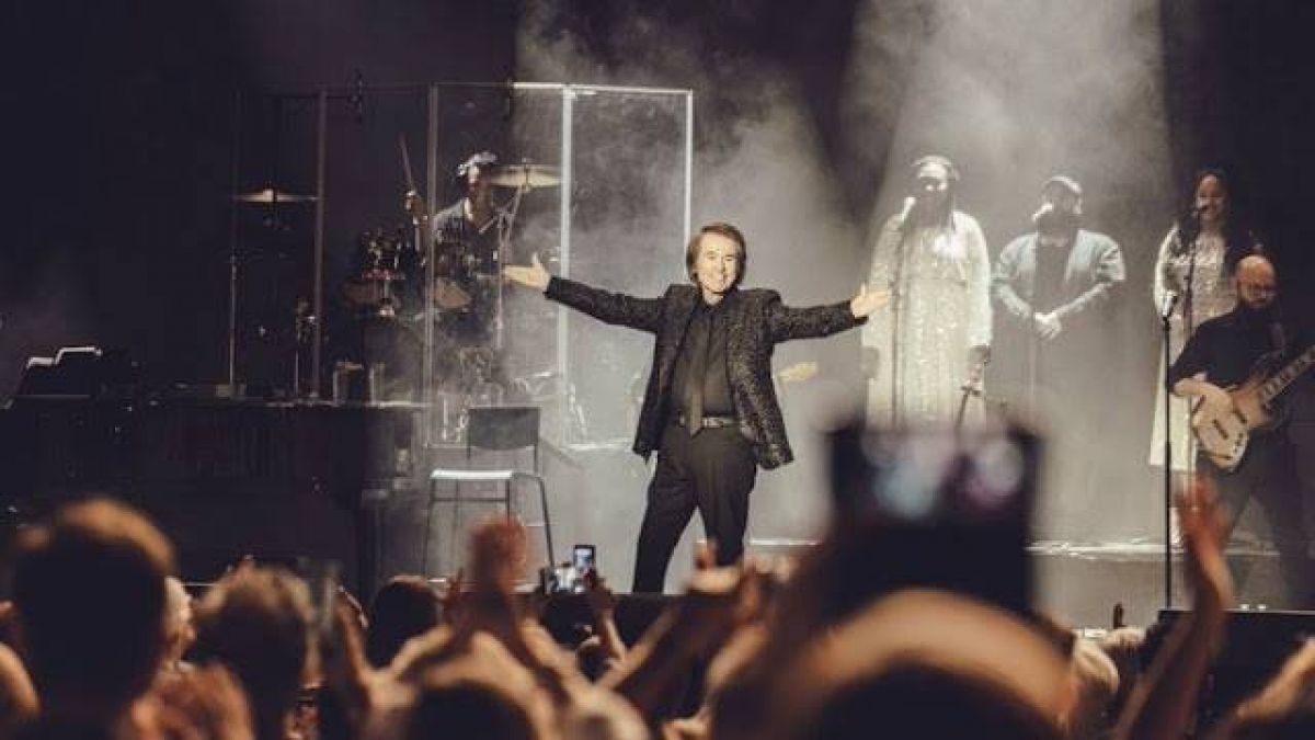 DANIEL GALOTO, PRESENTA... "#RAPHAEL INFINITO" CON EL INSUPERABLE @RAPHAELartista Y SU "DEBUT" EN PEDRALBES... @GAMA1490 .-.