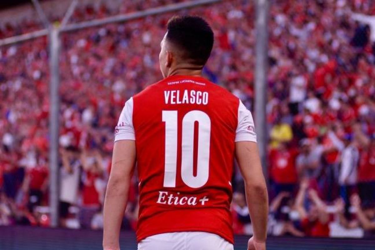 Matias Martinez @Mati_Martinez · Detalles exclusivos de la venta de Alan Velasco. #Independiente .