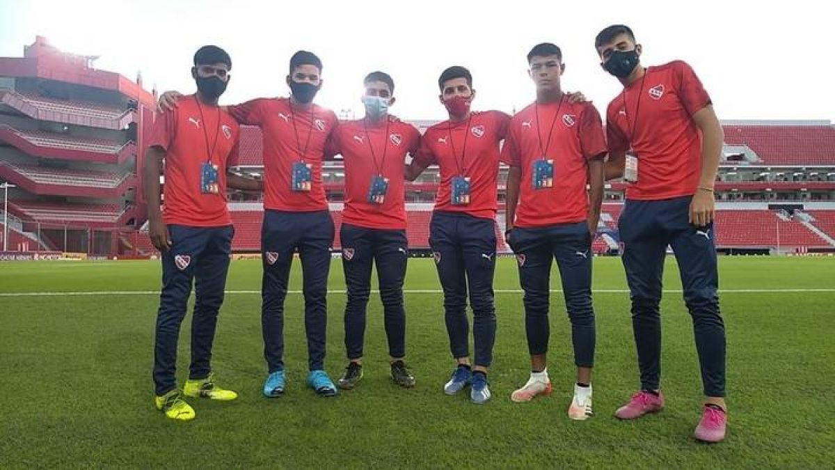 @PRojaOk Les presentamos a los chicos alcanzapelotas,