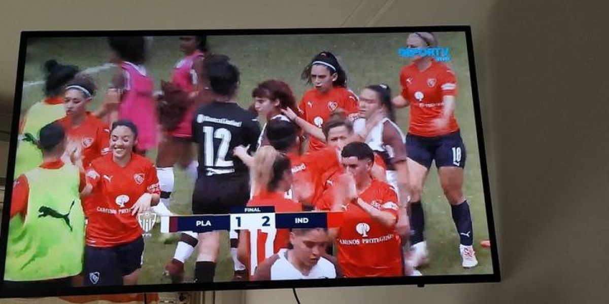 @yesi__pinero #FutbolFemenino  Ganaron Las Díablas.
