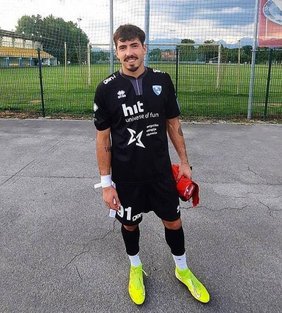 @Mati_Martinez) Jure Marinovich ya viste los colores de Nova Gorica de Eslovenia. #Independiente.