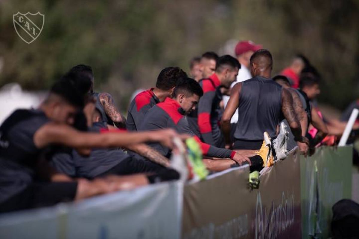 @JuanchiEgido18 El plantel de #Independiente viajará mañana a las 10.30 rumbo a Córdoba.