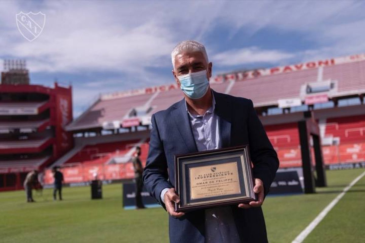 @Independiente El respeto y reconocimiento de siempre para @OmarDeFelippeDT.