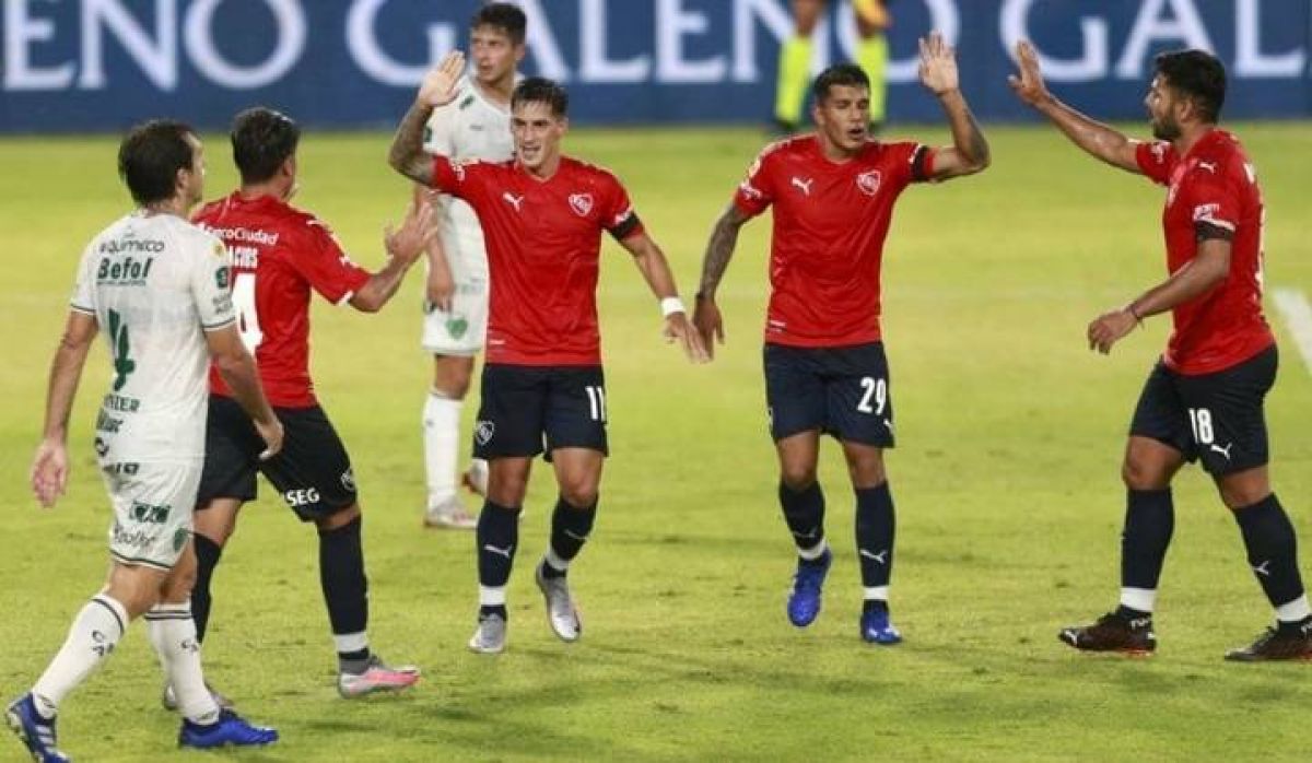 Independiente pasó por arriba a Sarmiento y lo derrotó 6-0.