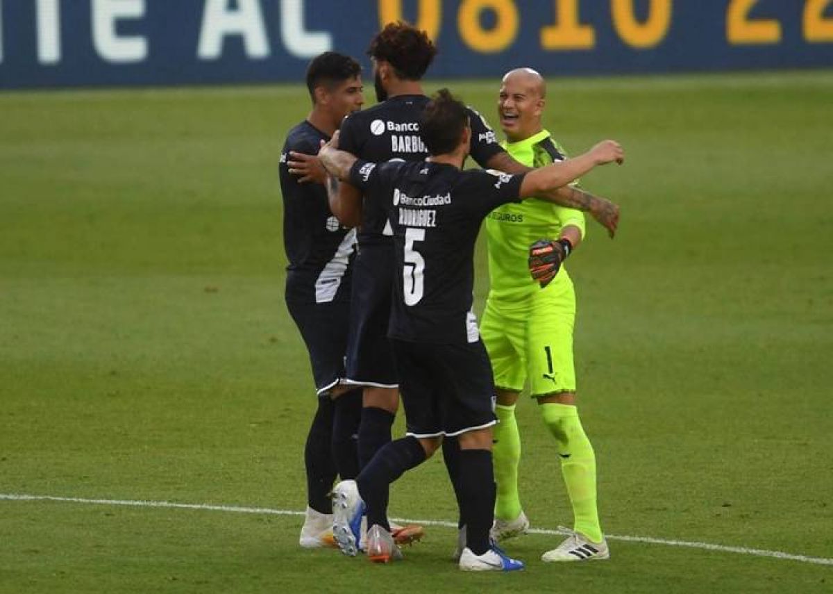 @avellaneda_real ¿Multa al arquero de #Independiente ?