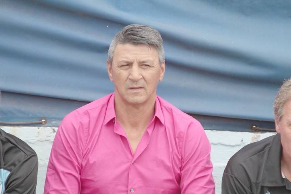 @Mati_Martinez El Moncho Monzón pidió que la firma sea en la Sede de Independiente