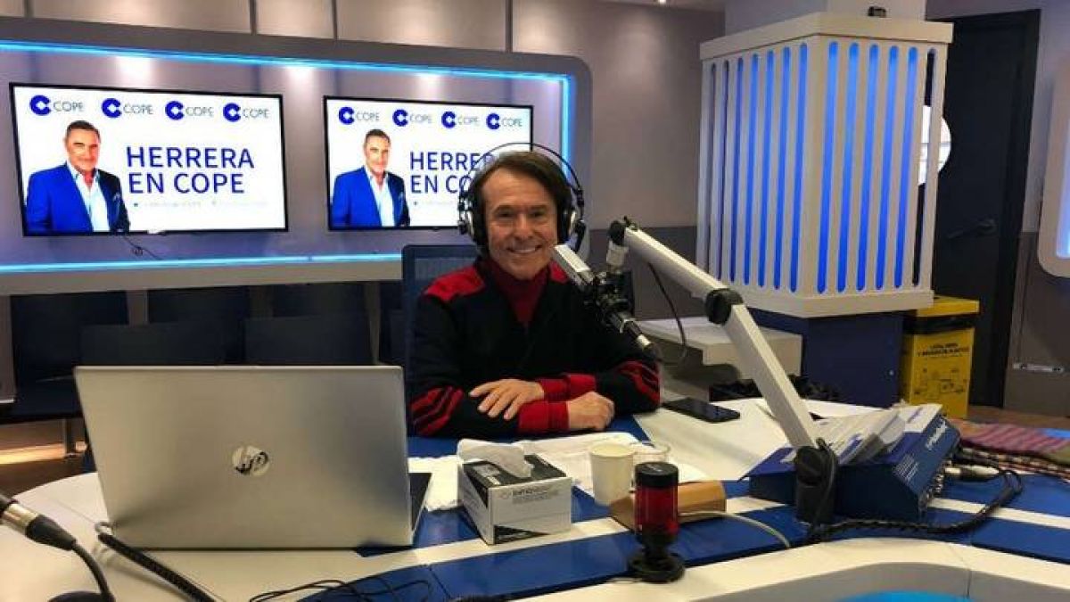 "#RAPHAEL INFINITO" EN @GAMA1490 DE #ARGENTINA... SIGUE LA GIRA, RECITAL POSTERGADO EN #GALICIA, SUS DECLARACIONES EN "HERRERA EN CADENA #COPE" #ESPAÑA, Y SUS ETERNAS Y SUBLIMES CANCIONES DE SIEMPRE... / @RAPHAELartista / @44millones .-