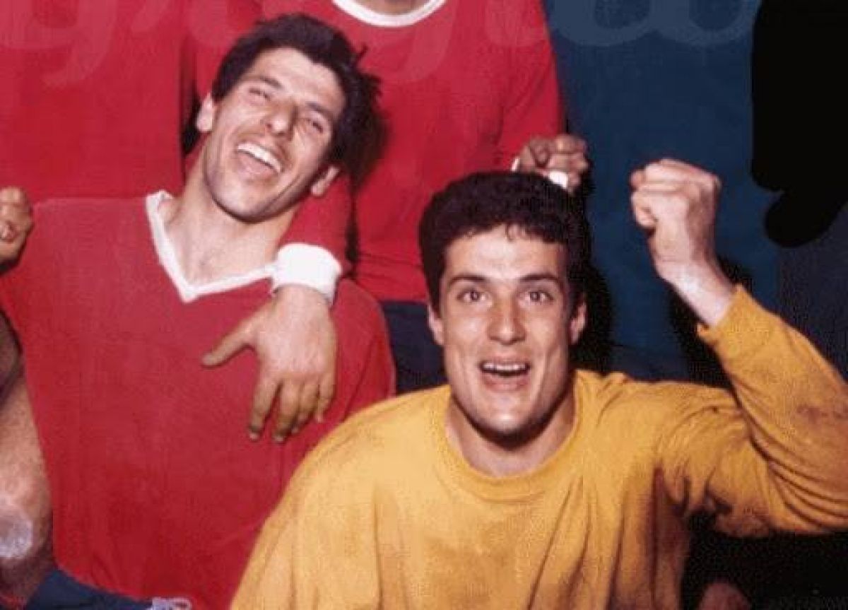INDEPENDIENTE_CAI @INDEPENDIENTEgc · @Gama1490 @Vazquezpobre @danyborges63 @Emiliano451 @QuiqueLarrousse @Agustinmasello @CaHistorial #Independiente EL GRAN CAMPEÓN. POR ESTA SEMANA, VIVO SÁBADO 18 HS. REPETICIÓN DOMINGO 20 HS.