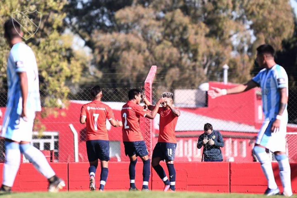 RESERVA. Copa de la Liga Profesional. VOLVIÓ A LA VICTORIA.