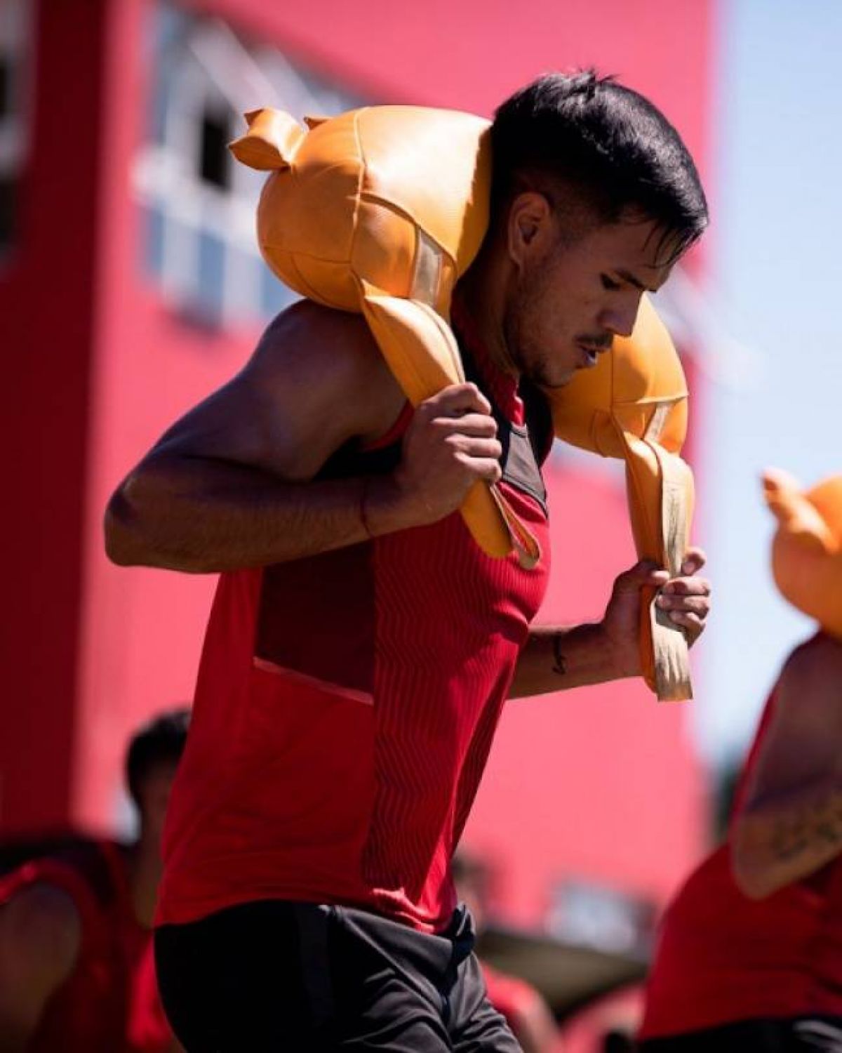 C. A. Independiente @Independiente · Parte médico Sergio Barreto, Carlos Verna (Ayudante de Campo) y Nicolás Rodríguez (Entrenador de Arqueros) dieron positivo a COVID-19.