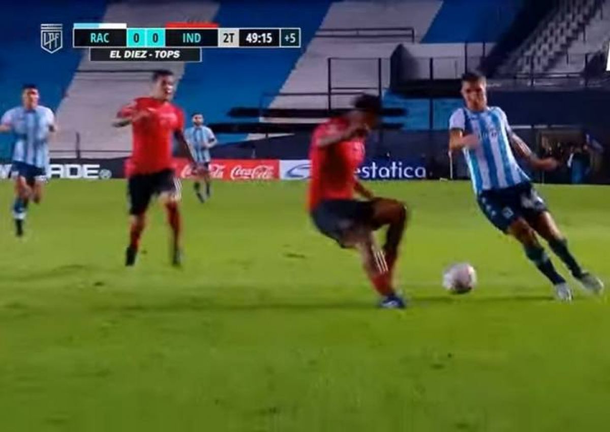 @RadioGrafica893 ) En Rojos de Pasión entrevistaron a Javier Castrilli, quién aseguró que no existió infracción de Barreto sobre Maggi.
