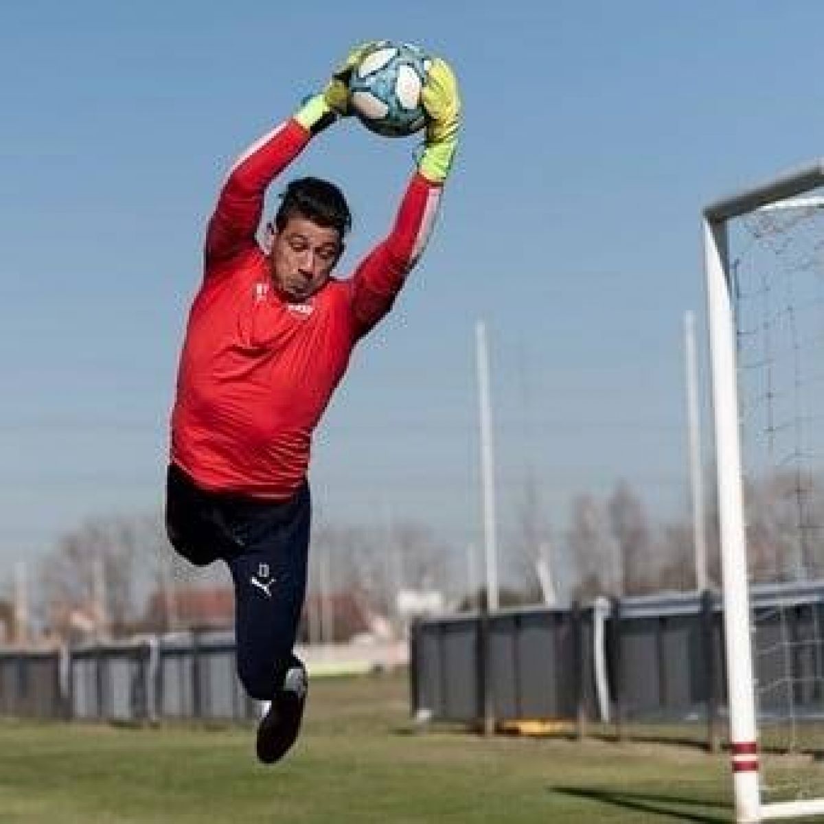 #INDEPENDIENTE, "OLÉ") Milton Álvarez y la meta del Rojo: “Queremos salir campeones”.