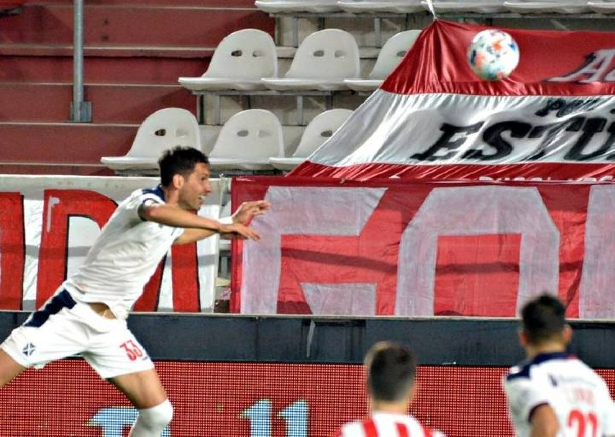 Insaurralde: "Fuimos protagonistas y buscamos eso, estar arriba y pelear".