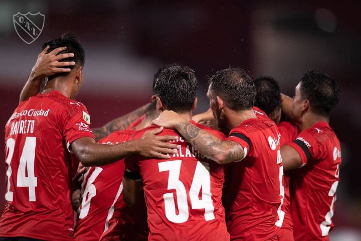 @Mati_Martinez #covid - El plantel de #Independiente se entrena hoy, luego los jugadores van a sus casas...