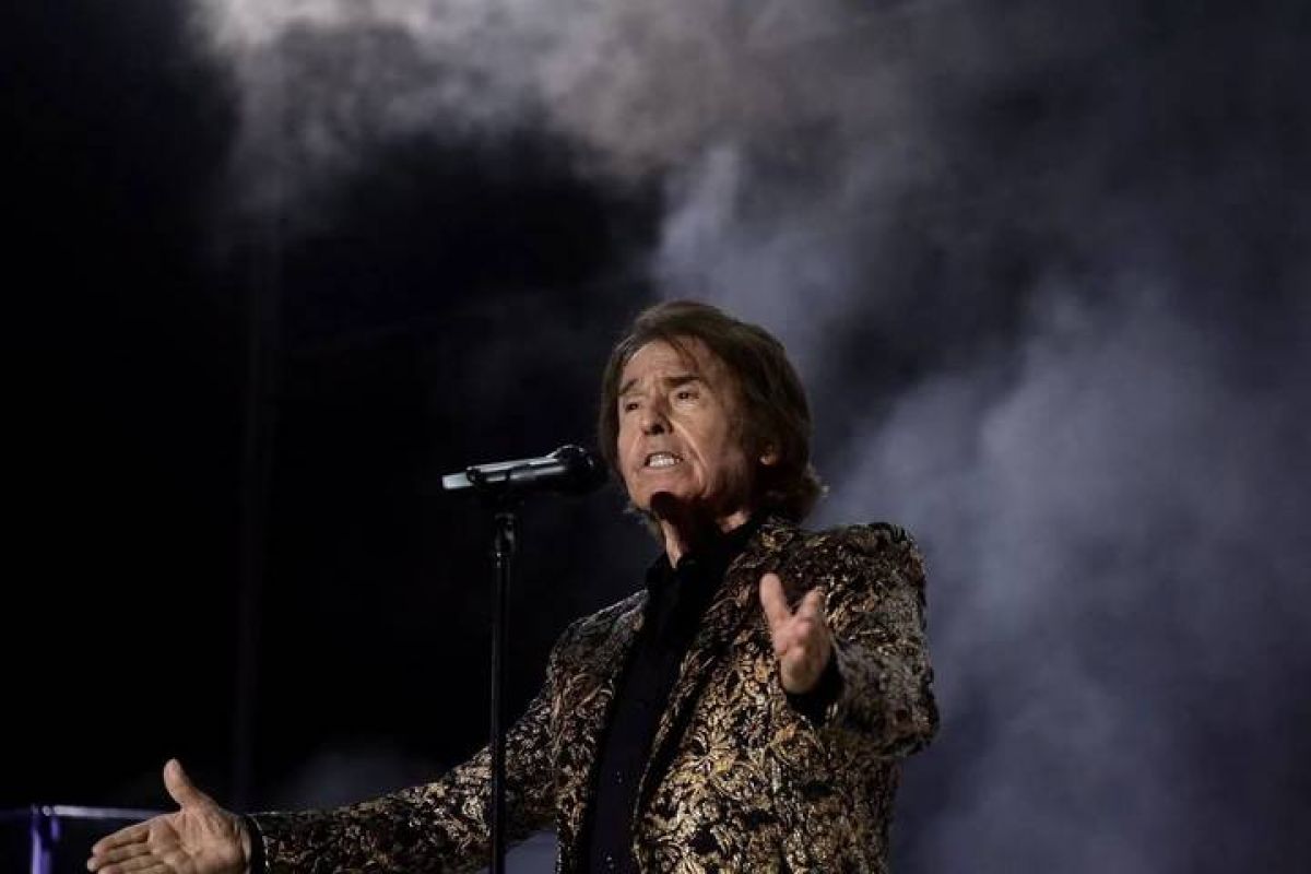 DANIEL GALOTO, PRESENTA... "#RAPHAEL INFINITO" CON EL INSUPERABLE @RAPHAELartista... EN @GAMA1490 . SU ESTATUA DE VIDRIO, ENTRE PREMIOS Y CANCIONES... ¡ENTERÁTE DE TODO!