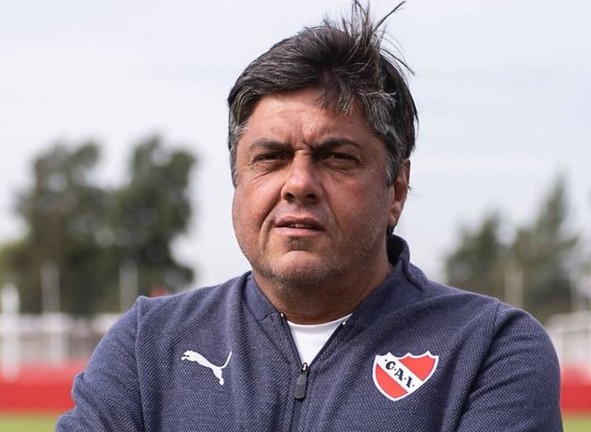 @RefuerzosCASLA #SanLorenzo busca un nuevo Coordinador de Divisiones Inferiores. Se contactó con Fernando Berón.