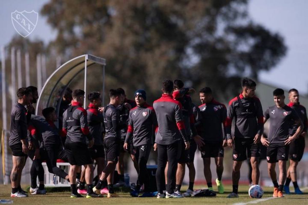 @Mati_Martinez #Independiente se comunicó con la Liga Profesional para pedirle jugar...