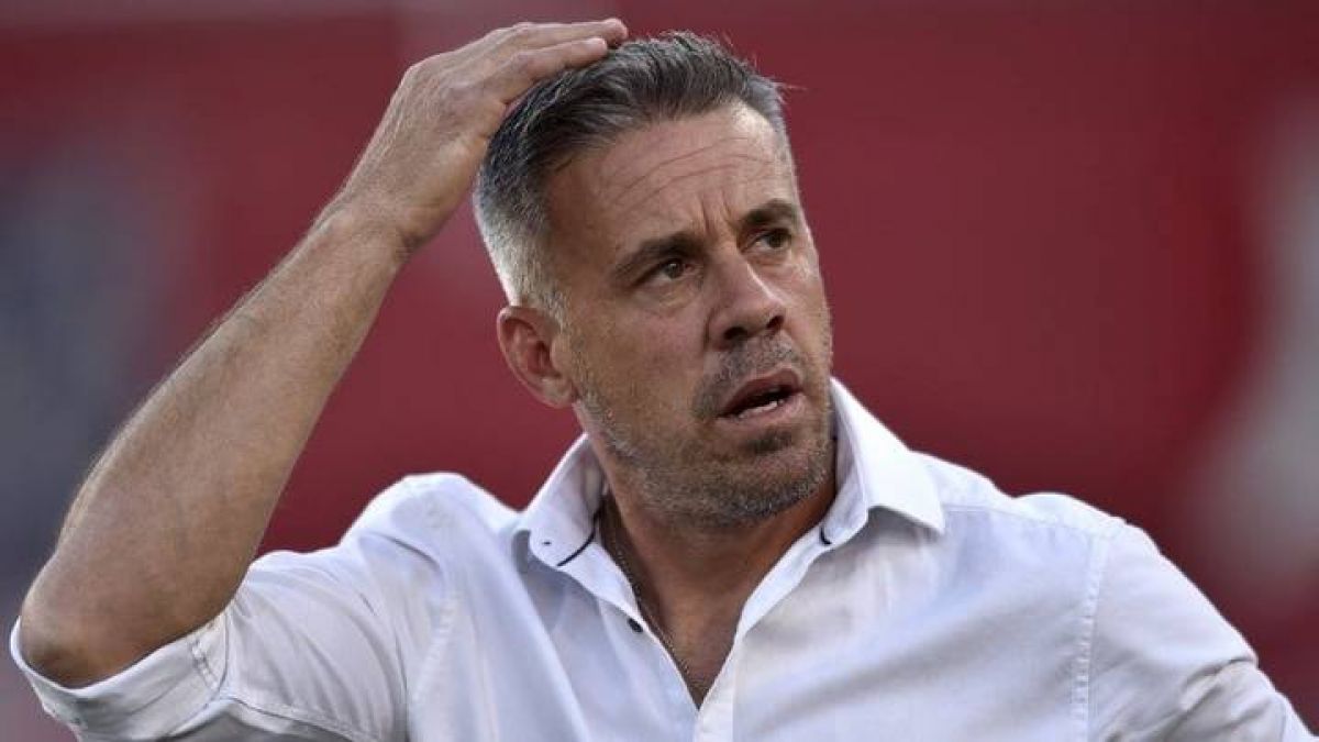 "TYC SPORTS", WEB) Pusineri, con un pie y medio fuera de Independiente.