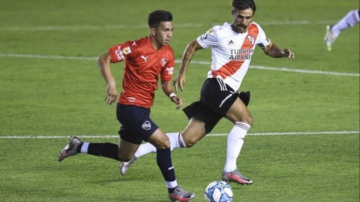 @ManuelRMella) Alan Velasco no va a jugar este lunes en Independiente.