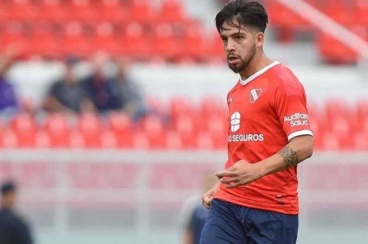 @Mati_Martinez ) Benítez se está realizando la revisión médica en #SanPablo y rescindiendo en #Vasco .