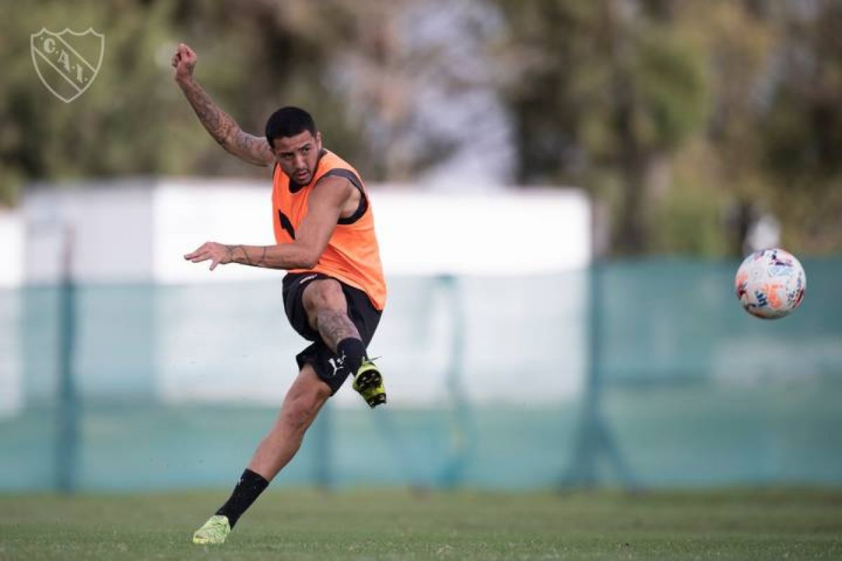 @Independiente El Plantel Profesional sigue entrenándose de cara al duelo del próximo domingo ante Defensa y Justicia.