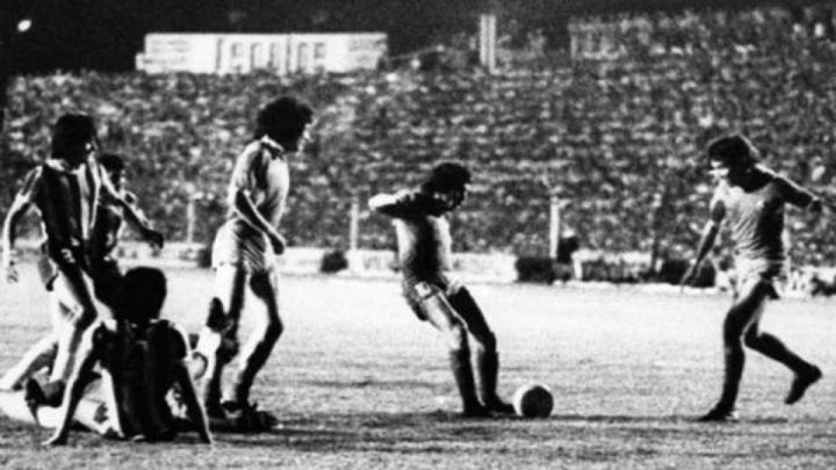 ERNESTO CHERQUIS BIALO) Historia secreta de la noche más épica del fútbol argentino.