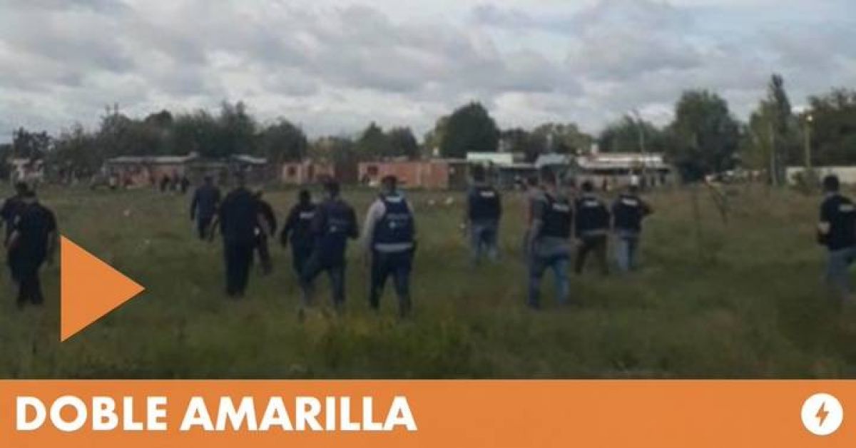 "DOBLE AMARILLA" - LA PLATA) Evitaron una toma de tierras en un predio de #Independiente.