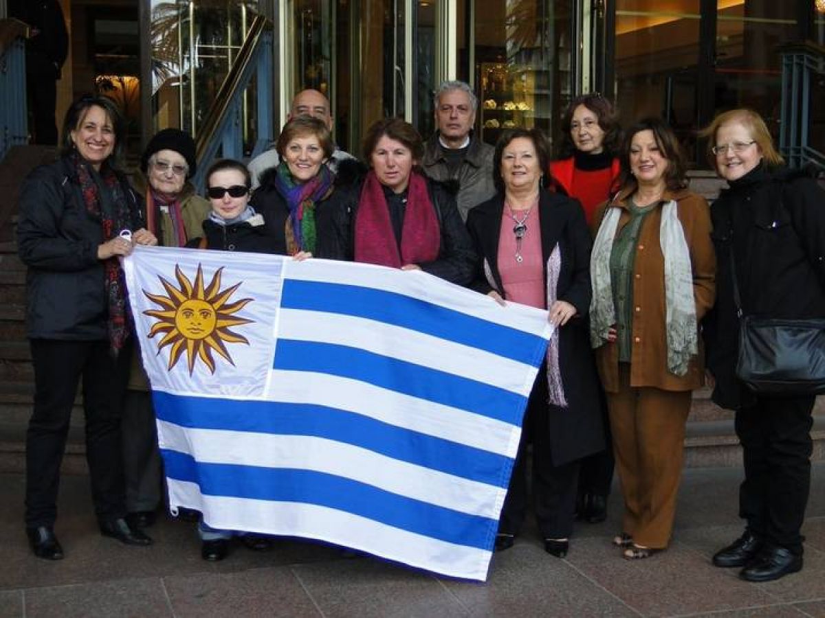 @Uruguayraph · 31 dic. 2020 Amig@s de @44millones @INDEPENDIENTEgc @Gamma1490 que el año que comienza sea mucho mejor...