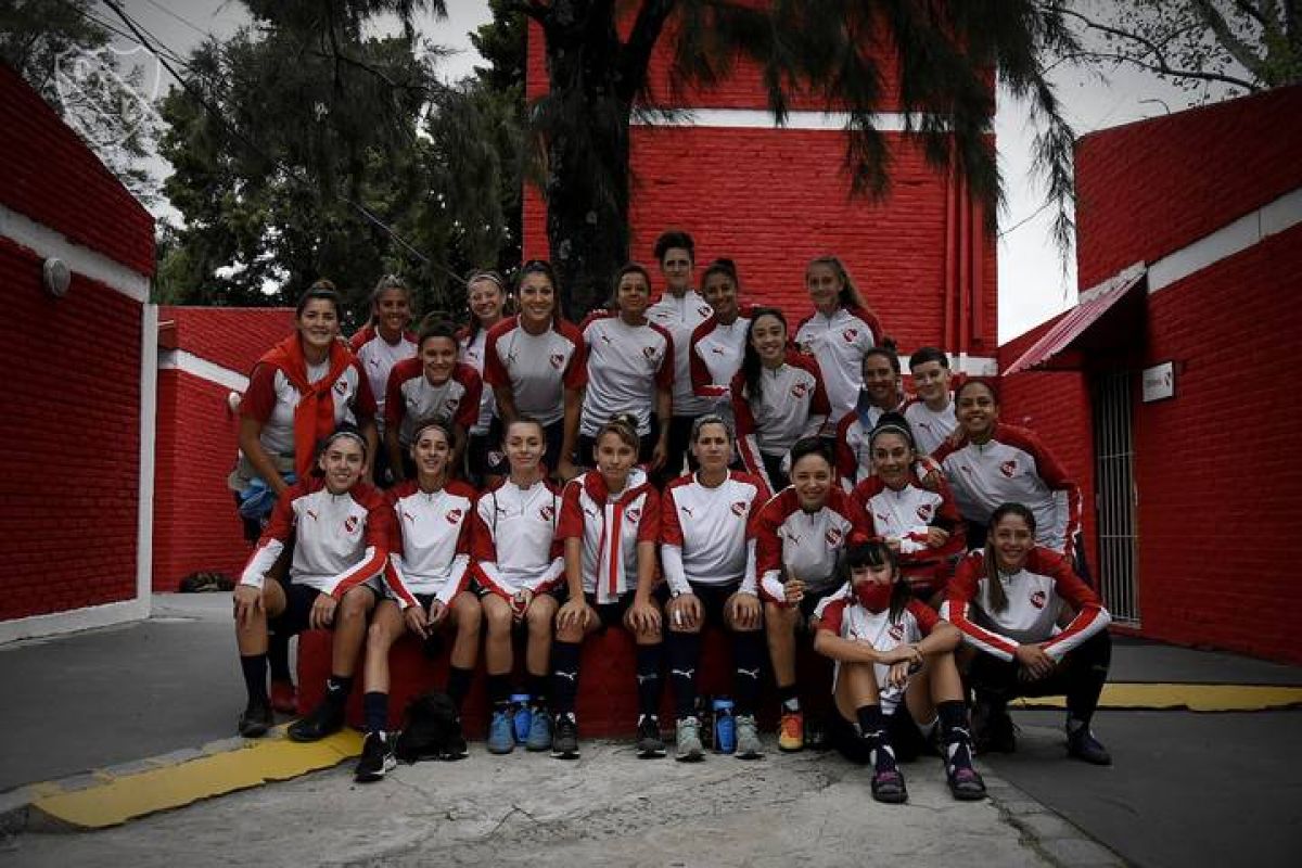 Estadio LDA Club Atlético Independiente . Las Diablas se ponen a punto.