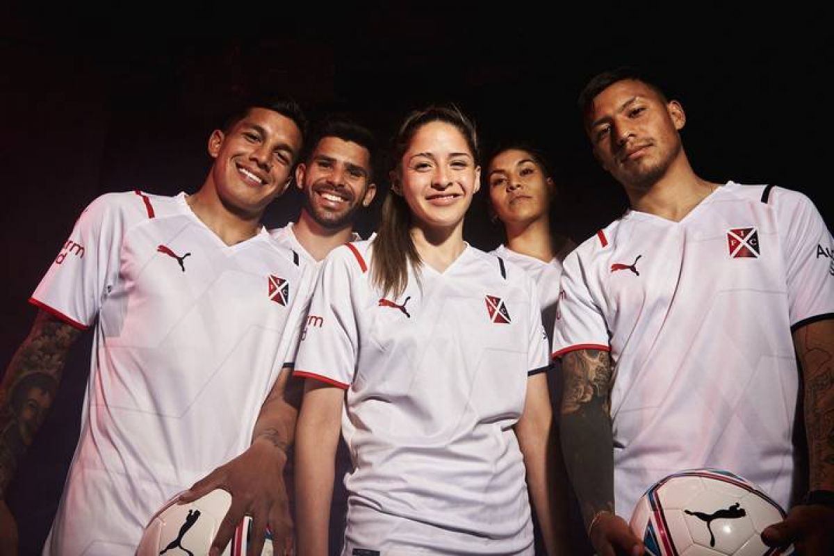 NUEVA EQUIPACIÓN AWAY.