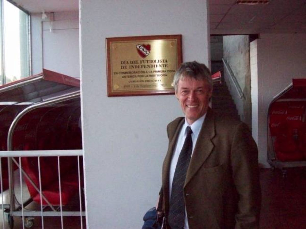 LA COLUMNA DE ENRIQUE LARROUSSE...