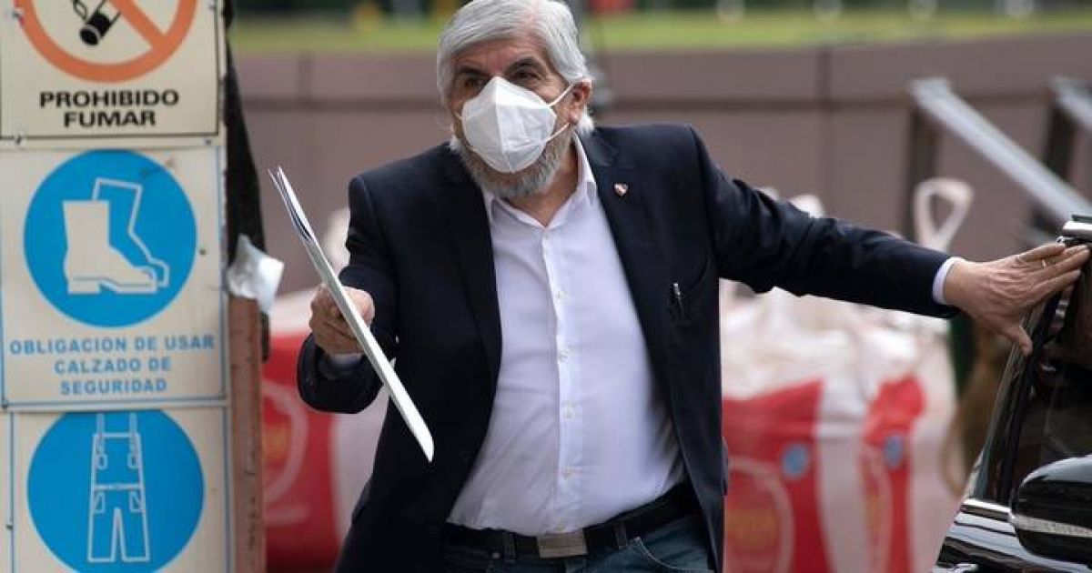 "OLÉ") La AFA le avisó a Moyano que no anulará el penal ante Racing.