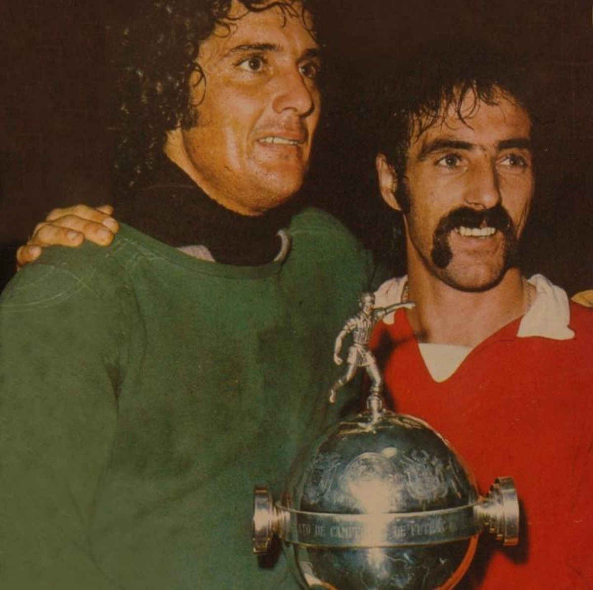 "EL GRÁFICO") "HISTORIAS DE EL GRÁFICO". SÁ, PAVONI, GIACHELLO, SANTORO, MAGLIONI, GALOTO. #INDEPENDIENTE TETRACAMPEÓN DE AMÉRICA.-
