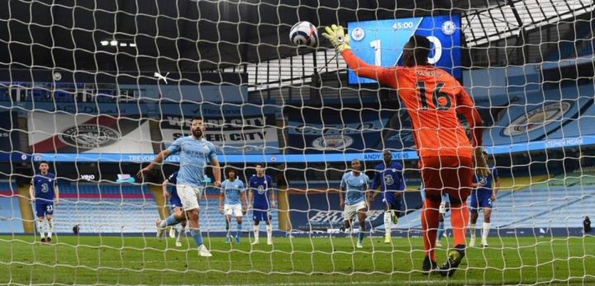 "EL GRÁFICO") AGÜERO DESPERDICIÓ UN PENAL Y CHELSEA POSTERGÓ EL FESTEJO DEL CITY.
