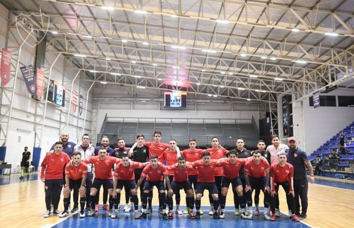 C. A. #Independiente @Independiente Noche de clásico en #Futsal.-