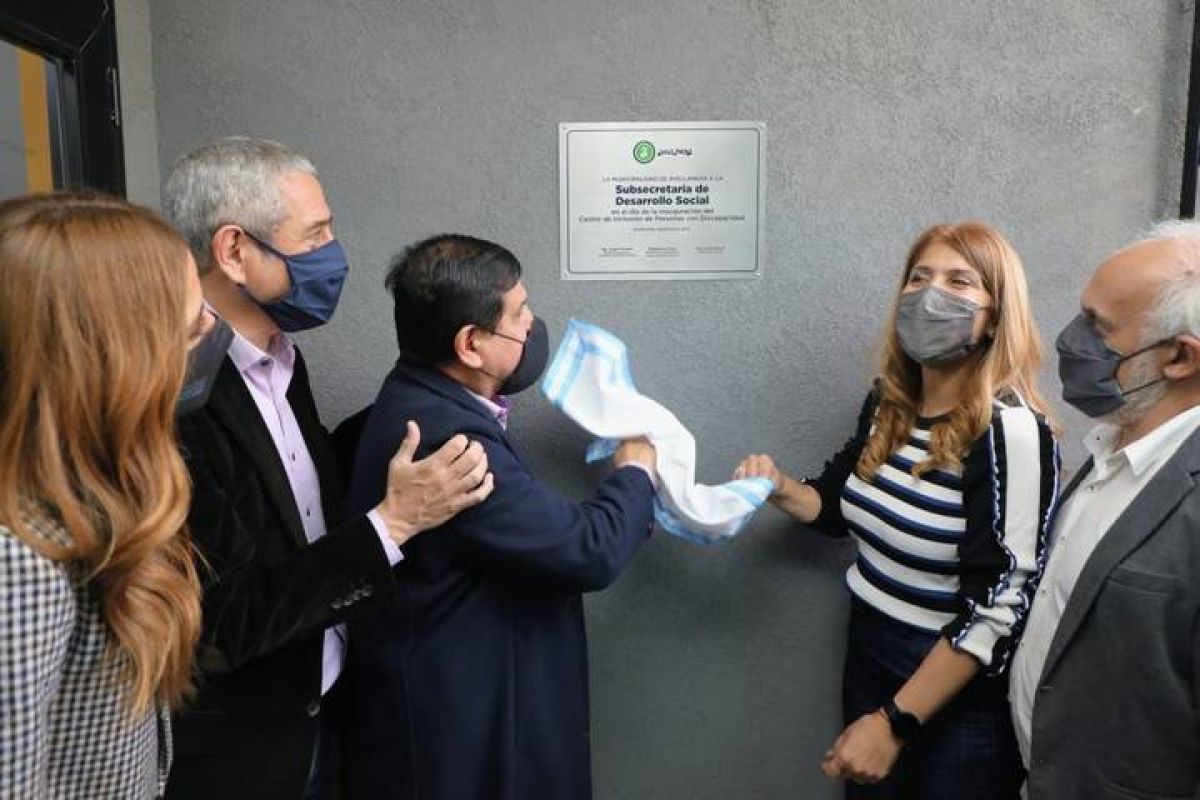 "#AVELLANEDA") @gestion_a - El ministro #Ferraresi, Victoria Tolosa Paz y el director de la Agencia Nacional de Discapacidad inauguraron un Centro de Inclusión para Personas con Discapacidad en Dock Sud.-
