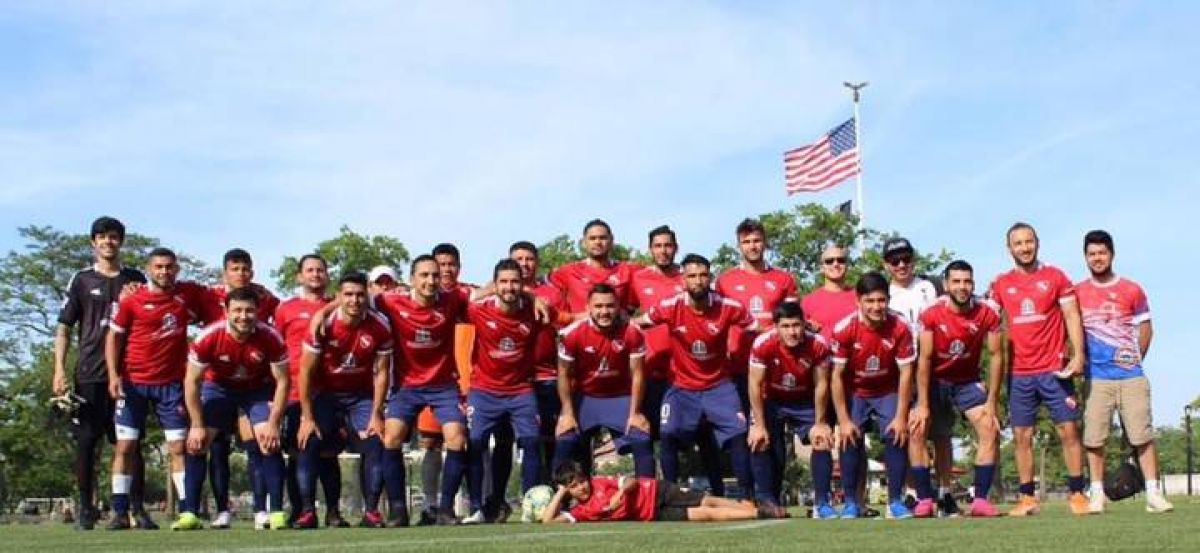 Samuel Cáceres @caceressamuel  · Llegamos a New York para ser embajadores del #Rojo #Independiente.